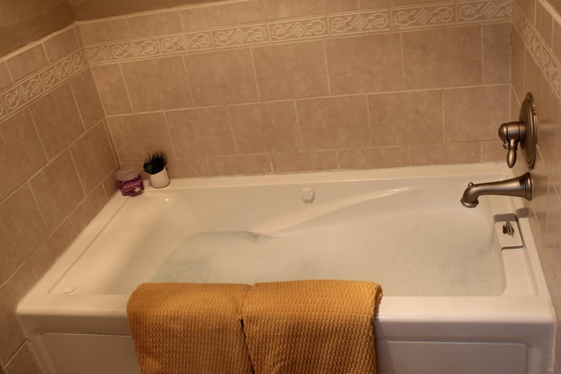 Charming Central Amarillo Retreat With A Jacuzzi 外观 照片