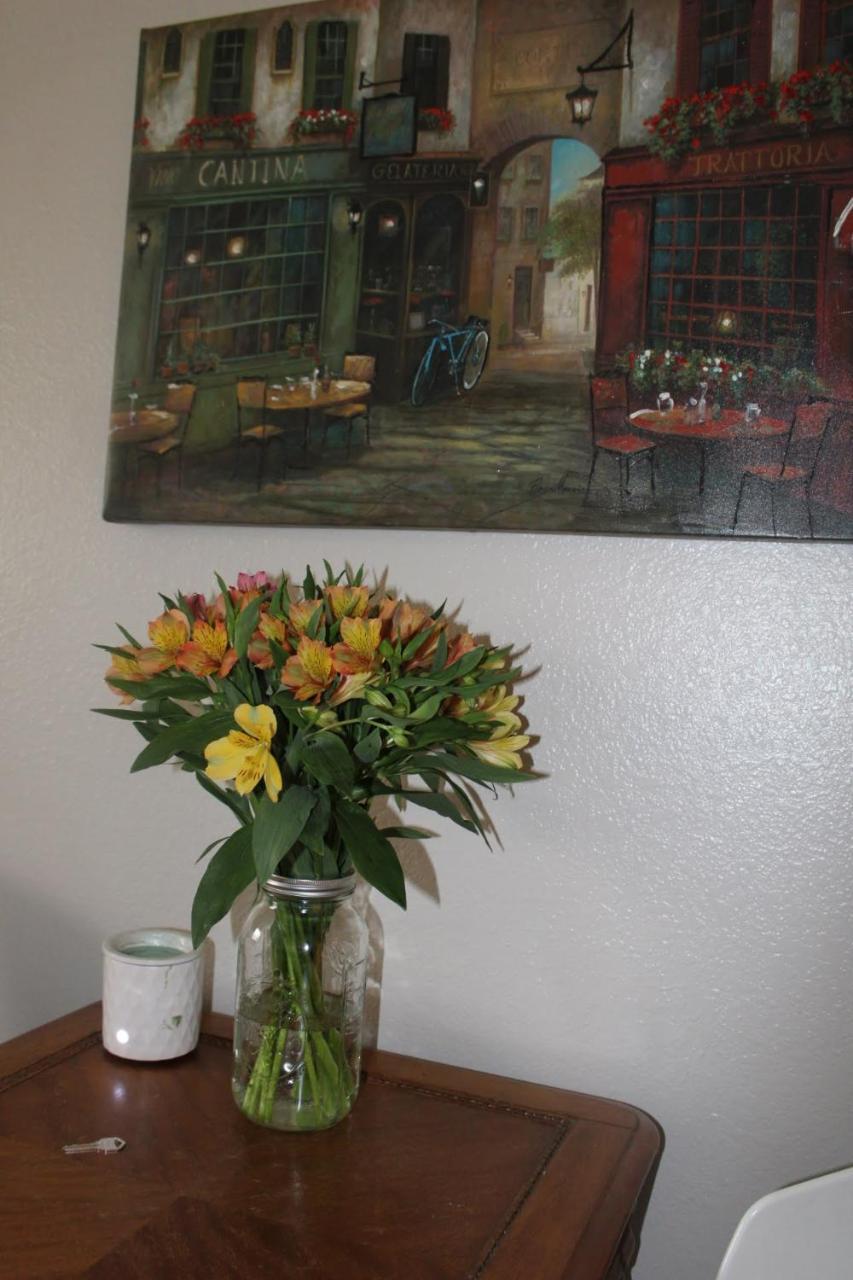 Charming Central Amarillo Retreat With A Jacuzzi 外观 照片