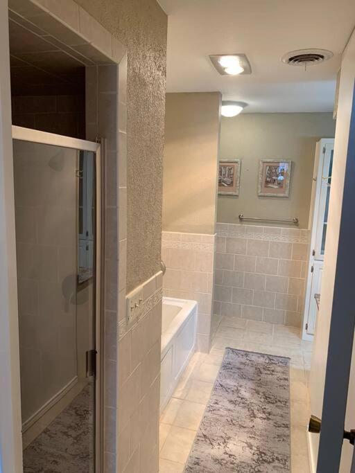 Charming Central Amarillo Retreat With A Jacuzzi 外观 照片